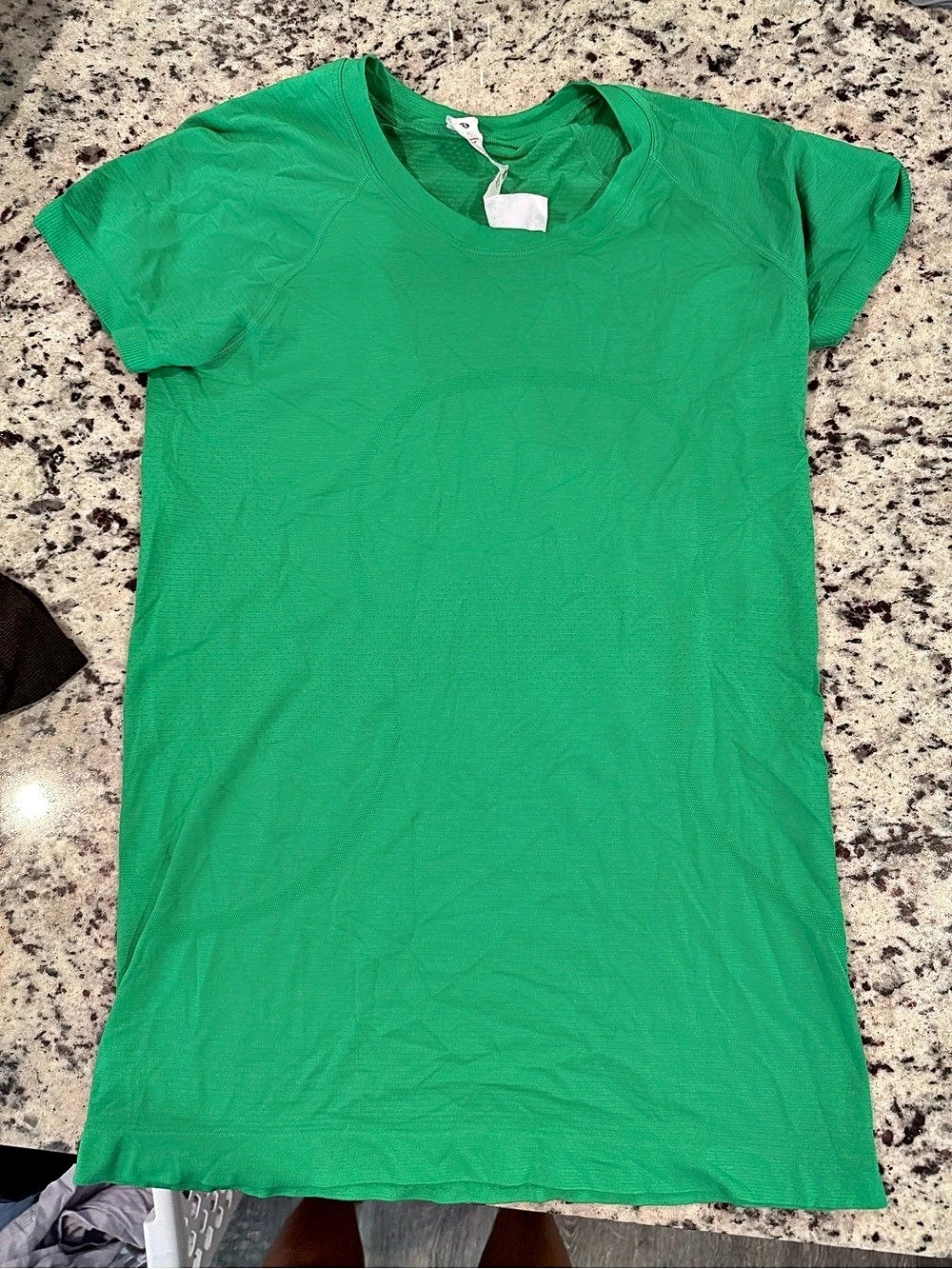 lululemon Swiftly Tech Short Sleeve Shirt 2.0 Green Size 8